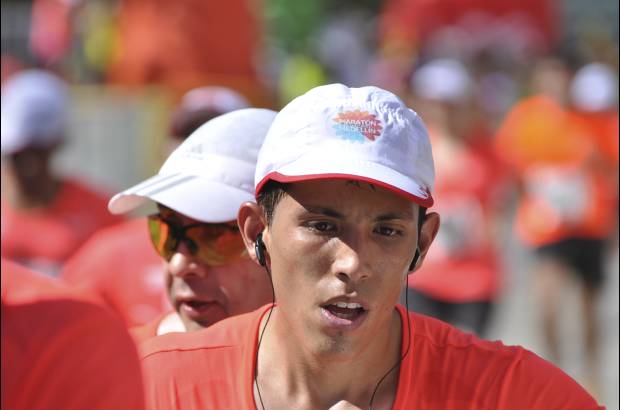 Esteban Jaramillo y Sebasti&#225;n Salazar - M&#225;s de 10 mil competidores se dieron cita en esta hist&#243;rica cita deportiva que se corr&#237;a en las modalidades de 5, 10, 21 y 42 kil&#243;metros.