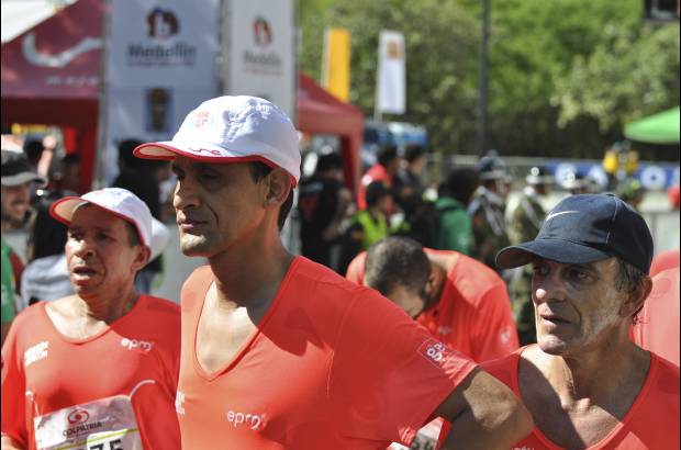 Esteban Jaramillo y Sebasti&#225;n Salazar - M&#225;s de 10 mil competidores se dieron cita en esta hist&#243;rica cita deportiva que se corr&#237;a en las modalidades de 5, 10, 21 y 42 kil&#243;metros.