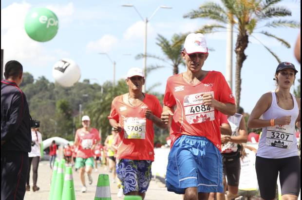 Esteban Jaramillo y Sebasti&#225;n Salazar - M&#225;s de 10 mil competidores se dieron cita en esta hist&#243;rica cita deportiva que se corr&#237;a en las modalidades de 5, 10, 21 y 42 kil&#243;metros.
