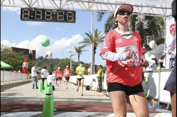 Esteban Jaramillo y Sebasti&#225;n Salazar - M&#225;s de 10 mil competidores se dieron cita en esta hist&#243;rica cita deportiva que se corr&#237;a en las modalidades de 5, 10, 21 y 42 kil&#243;metros.