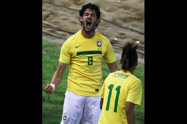 Reuters - &quot;Fue el partido que todos esper&#225;bamos. Ten&#237;amos que ganar a cualquier costo y lo hicimos. Todos los compa&#241;eros hicieron un gran partido. Todos dieron algo m&#225;s hoy&quot;, coment&#243; Pato, al finalizar el encuentro.