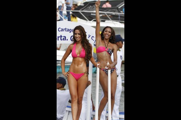 Colprensa - En este tradicional evento, las candidatas recorrieron la bahía de Cartagena, acompañadas de los cadetes de la Escuela Naval. La cita final fue en el Club Naval, donde las candidatas desfilaron en un acto de carácter benéfico para la Acción Social Naval.