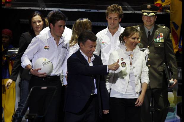 Colprensa - Juan Manuel Santos indicó que desde hoy es el presidente electo de todos los colombianos, de quienes votaron por él y de quienes no lo hicieron.