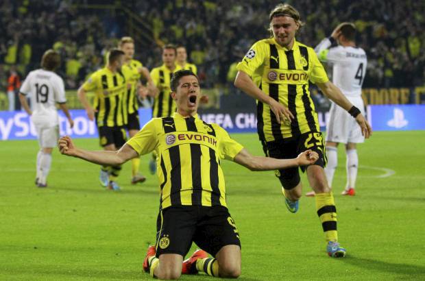 AP - Borussia Dortmund, liderado por un imparable Robert Lewandowski, goleó por 4-1 a un Real Madrid.