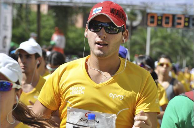 Esteban Jaramillo y Sebastián Salazar - Más de 10 mil competidores se dieron cita en esta histórica cita deportiva que se corría en las modalidades de 5, 10, 21 y 42 kilómetros