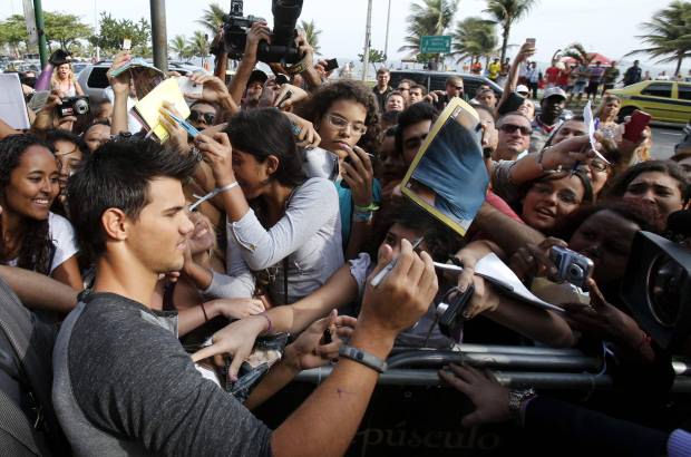 Reuters - El actor estadounidense ha participado en m&#225;s de 14 pel&#237;culas, entre las que se destaca La salida, Doce fuera de casa, Crep&#250;sculo la saga entre otras.
