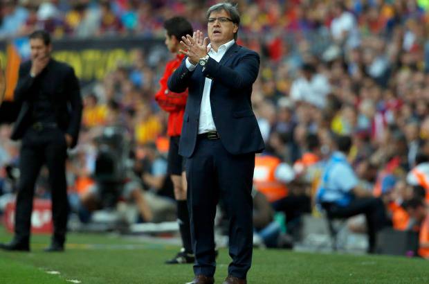 AP - El t&#233;cnico del Barcelona, Gerardo Martino, renunci&#243; a la direcci&#243;n del equipo una vez terminado el partido.