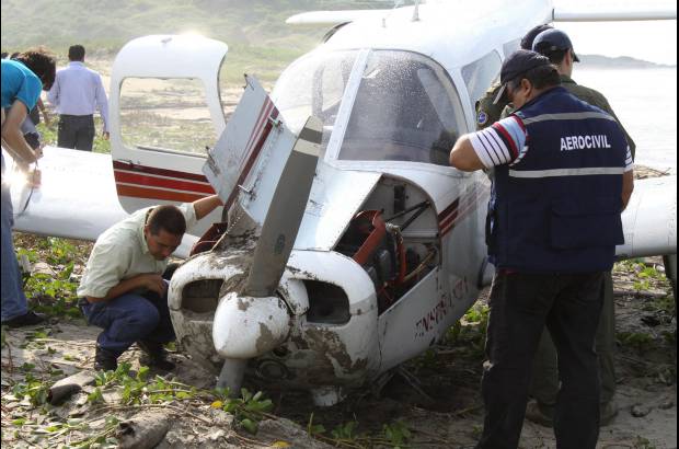 Rafael Polo, Colprensa - Por fortuna la nave monomotor, piloteada por el estudiante de aviación Luis Eduardo Prada Aldana, logró ser aterrizada en la playa de Salinas del Rey V, cerca de Puerto Velero, Atlántico.