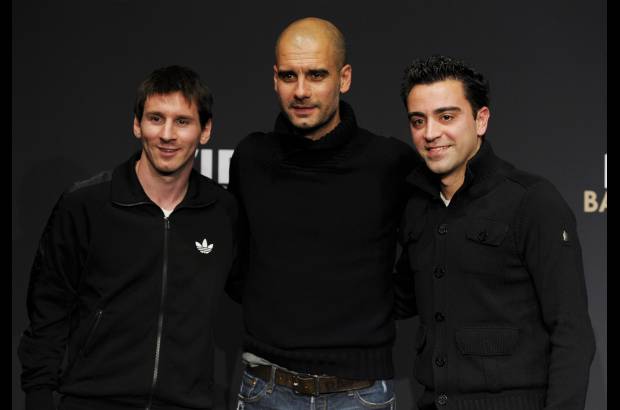 AP - Con Messi instalado en el olimpo futbol&#237;stico y Pep Guardiola irrumpiendo como t&#233;cnico de culto, el Barcelona rein&#243; por tercer a&#241;o consecutivo, en la gala que la Fifa celebra para premiar a los mejores del a&#241;o.