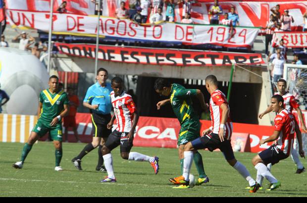 Colprensa - El conjunto cafetero se había ido arriba por intermedio de Olmes García y por los tiburones empató Giovanni Hernández.