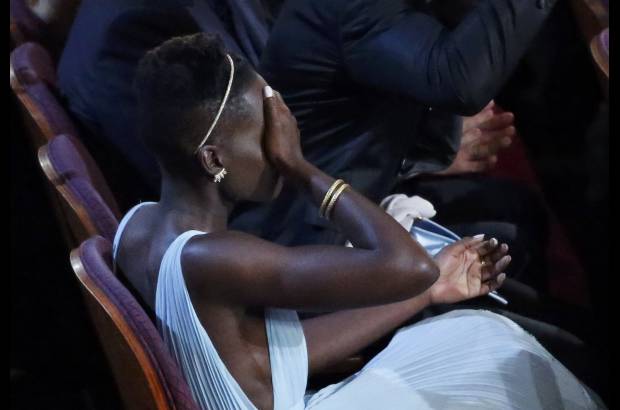 Reuters - Este es el momento en que se anuncia la ganadora como Mejor Actriz de Reparto: Lupita Nyong&#39;o.