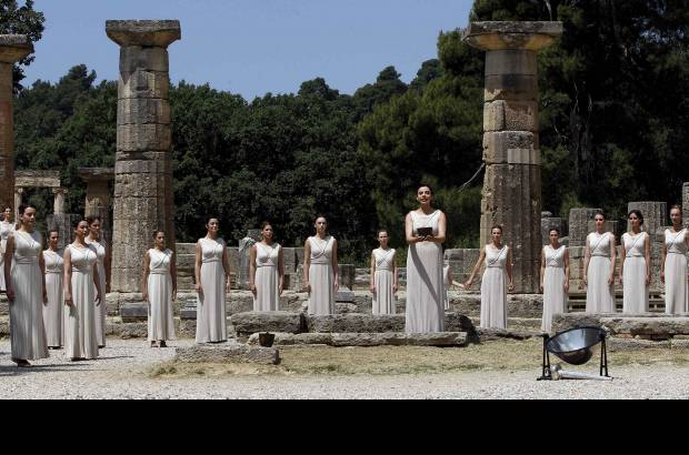 Foto Reuters - El recorrido de este a&#241;o, al contrario de lo sucedido en los Juegos Ol&#237;mpicos de Atenas en 2004 y de Pek&#237;n en 2008, cuando el fuego sagrado recorri&#243; los cinco continentes, se limitar&#225; a Grecia y las islas brit&#225;nicas.