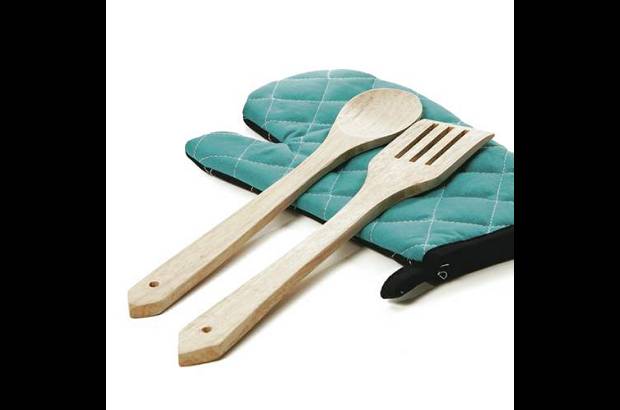 Distrihogar Set de cocina - Limpiar con agua y vinagre, con bicarbonato o con limón: trucos caseros para los utensilios de madera.