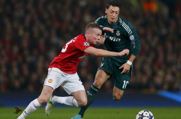 REUTERS - Tras el latigazo del United, los merengues recuperaron el pulso de un partido que se hab&#237;a convertido en una carrera de ida y vuelta.