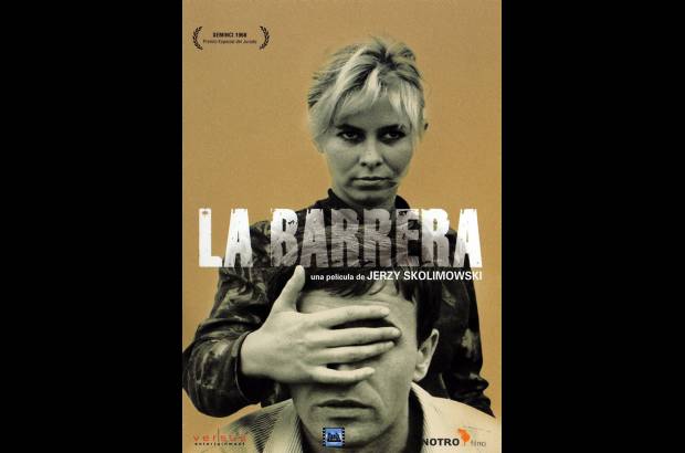 Bariera - Barrera (Polonia, 1966) - Un filme lleno de im&#225;genes exquisitas e inolvidables, con un desarrollo no lineal y personajes misteriosos e inexplicables. En ella, un joven reci&#233;n recoore las calles de Polonia en busca de una mujer inalcanzable, en lo que la cr&#237;tica considera una meditaci&#243;n de ensue&#241;o en la vida post-industrial en la Polonia comunista.