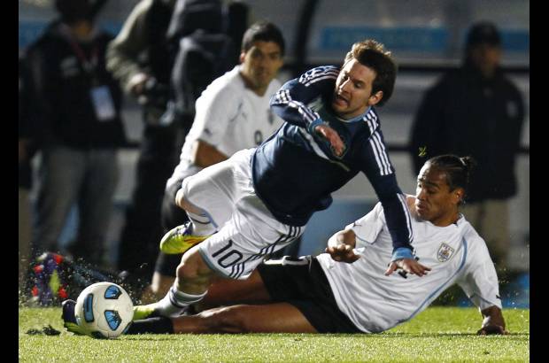 Reuters - La definici&#243;n termin&#243; 5-4. Uruguay marc&#243; todos sus disparos.