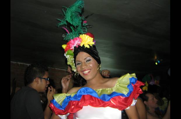 Carolina Calle Vallejo - Bryan vestido para el desfile de fantas&#237;a.