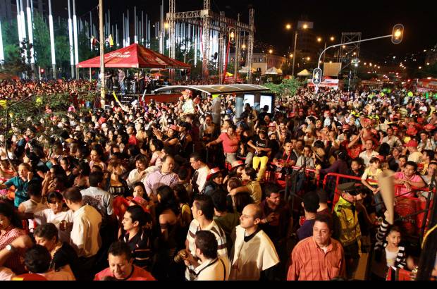 Manuel Saldarriaga - Lleno total tuvo la inauguraci&#243;n de la Feria en la calle San Juan con La Alpujarra.