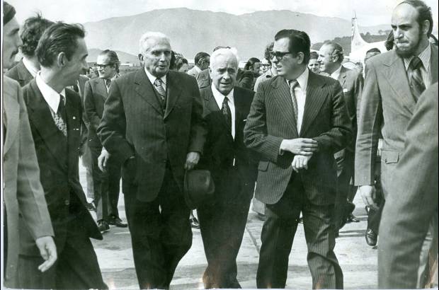 Archivo - En el centro de la imagen Mariano Ospina y Julio C. Hern&#225;ndez, tio de Jorge Hern&#225;ndez quien est&#225; en el lado derecho.