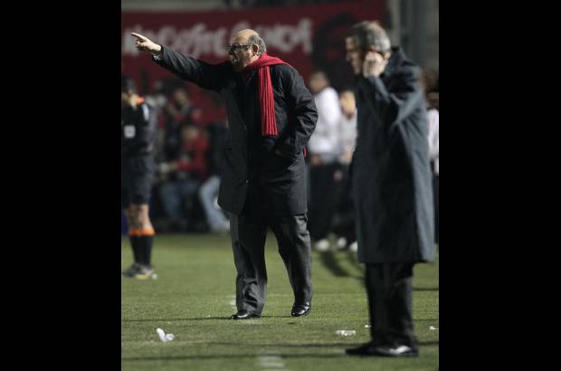 Reuters - &quot;Uruguay nos domin&#243; en el primer tiempo, pero en el segundo nivelamos el juego, equilibramos la acciones, circulamos mejor el bal&#243;n y tuvimos situaciones para marcar alg&#250;n gol m&#225;s&quot;, dijo el t&#233;cnico Sergio Markarian, que es uruguayo, pero dirige a Per&#250;.
