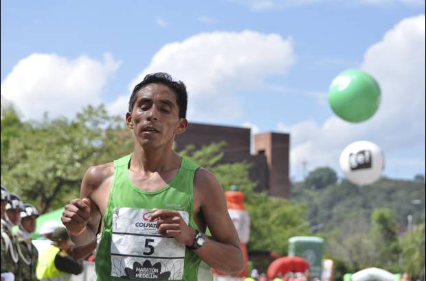 Esteban Jaramillo y Sebasti&#225;n Salazar - M&#225;s de 10 mil competidores se dieron cita en esta hist&#243;rica cita deportiva que se corr&#237;a en las modalidades de 5, 10, 21 y 42 kil&#243;metros.