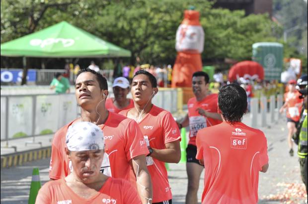 Esteban Jaramillo y Sebasti&#225;n Salazar - M&#225;s de 10 mil competidores se dieron cita en esta hist&#243;rica cita deportiva que se corr&#237;a en las modalidades de 5, 10, 21 y 42 kil&#243;metros.