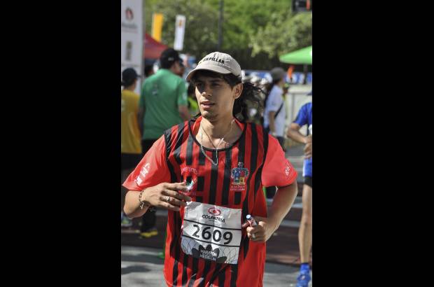 Esteban Jaramillo y Sebasti&#225;n Salazar - M&#225;s de 10 mil competidores se dieron cita en esta hist&#243;rica cita deportiva que se corr&#237;a en las modalidades de 5, 10, 21 y 42 kil&#243;metros.