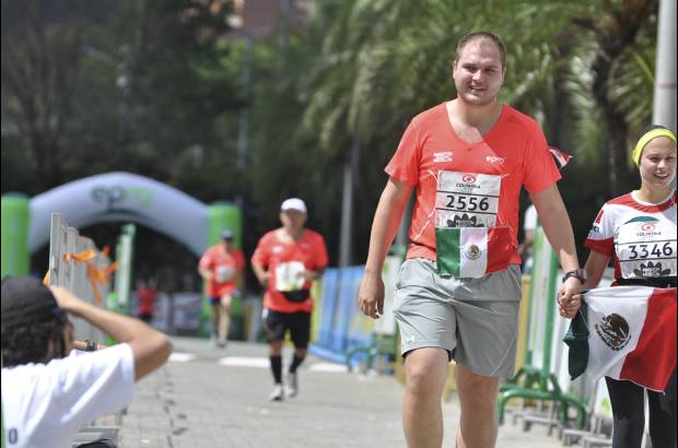 Esteban Jaramillo y Sebasti&#225;n Salazar - M&#225;s de 10 mil competidores se dieron cita en esta hist&#243;rica cita deportiva que se corr&#237;a en las modalidades de 5, 10, 21 y 42 kil&#243;metros.