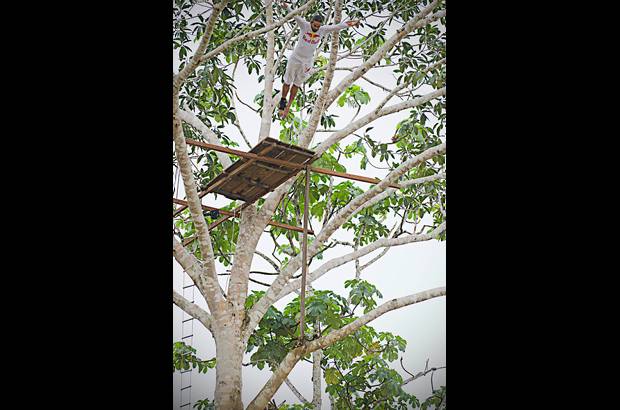 FOTO CORTESIA - COLPRENSA - Adem&#225;s de ejecutar sus mejores saltos, Orlando intercambi&#243; costumbres, comparti&#243; experiencias, disfrut&#243; del paisaje y vivi&#243; las maravillas de este hermoso lugar, l&#237;nea imaginaria que divide a estos tres pa&#237;ses latinoamericanos.