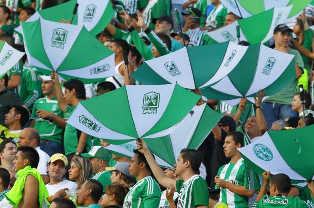 JAIME PÉREZ - La fiesta se quedó armada en la tribuna con una hinchada que no pudo cantar ningún gol y tendrá que esperar hasta el miércoles para conocer al campeón.