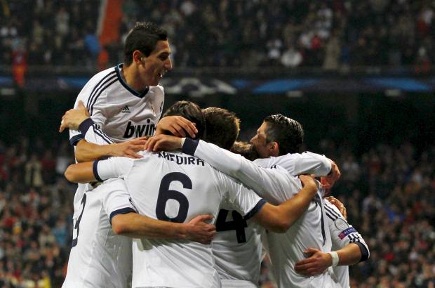 REUTERS - El Real Madrid dej&#243; pr&#225;cticamente sellado el pase a su tercera semifinal consecutiva en la Liga de Campeones.