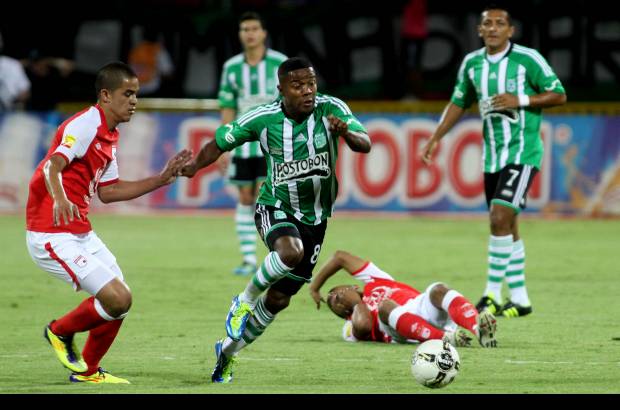 Manuel Saldarriaga - Mientras estuvo en el campo de juego, Dorlan Pabón fue quien movió la defensa de Santa Fe. Tras su lesión, al equipo verde se le embolataron los papeles.