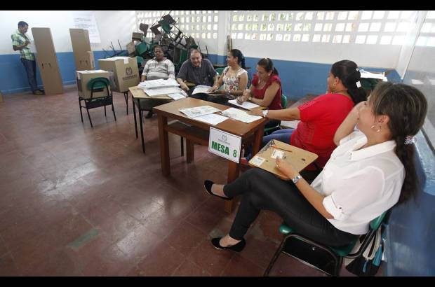 Manuel Saldarriaga - (Caucasia) Con normalidad se desarrollaron las votaciones en los municipios de Caucasia y C&#225;ceres, al igual que en corregimientos como Jard&#237;n.