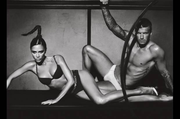 Cortes&#237;a Armani - David Beckham poso para Armani al lado de su esposa ictoria Adams, ambos dejaron al mundo sin respiraci&#243;n.