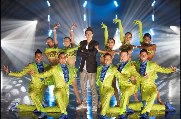 Cortesía Canal Caracol - Del Valle y con el liderazgo de Pipe Bueno, el grupo Nueva Juventud demuestra en La Pista su pasión por la danza. Nacieron como formación hace 15 años en el Vallado, un sector de la comuna 15 de Cali.