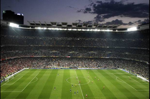 AP - Una impresionante imagen del estadio Santiago Bernabéu, casa del Real Madrid español, donde se jugó la final.