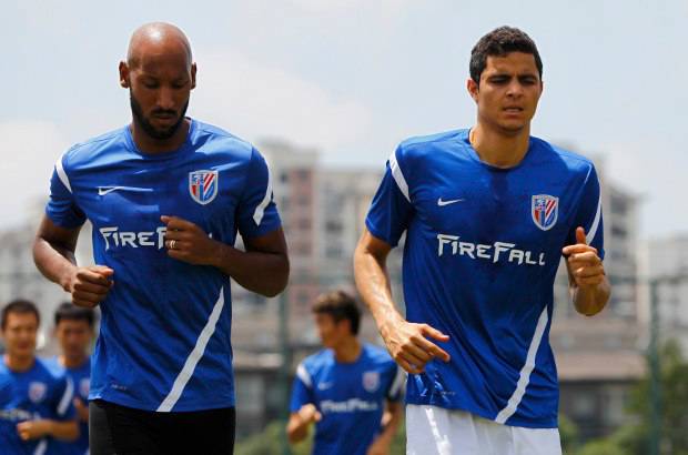 Reuters - El futbolista colombiano Giovanni Moreno ya trabaja bajo la disciplina del argentino Sergio Batista en el Shangh&#225;i Shenhua de China, donde es compa&#241;ero del franc&#233;s Nicol&#225;s Anelka.