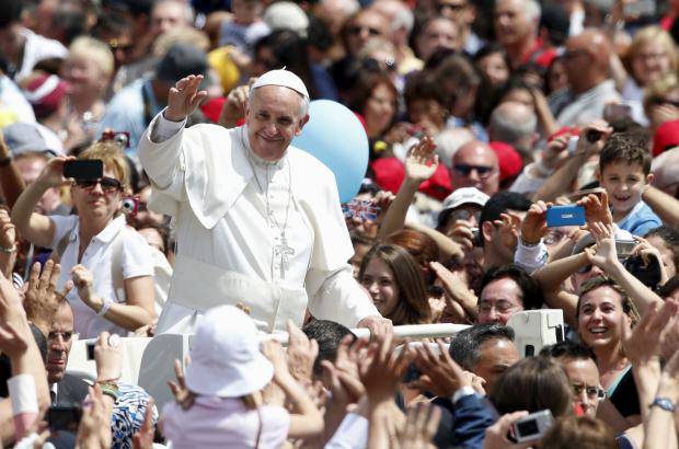 Reuters - El Papa Francisco asegur&#243; que la colombiana Laura Montoya Upegui fue instrumento de evangelizaci&#243;n primero como maestra y despu&#233;s como madre espiritual de los ind&#237;genas.