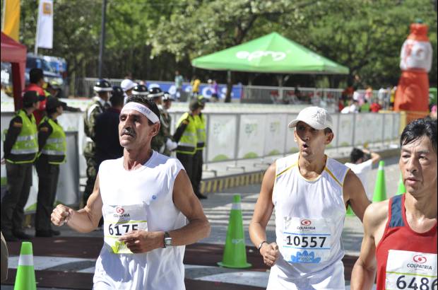 Esteban Jaramillo y Sebasti&#225;n Salazar - M&#225;s de 10 mil competidores se dieron cita en esta hist&#243;rica cita deportiva que se corr&#237;a en las modalidades de 5, 10, 21 y 42 kil&#243;metros.