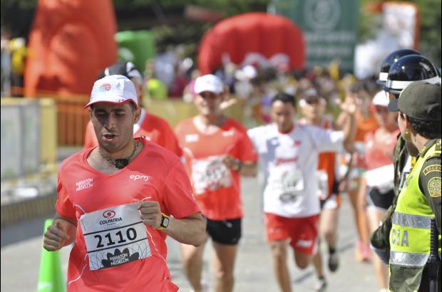 Esteban Jaramillo y Sebasti&#225;n Salazar - M&#225;s de 10 mil competidores se dieron cita en esta hist&#243;rica cita deportiva que se corr&#237;a en las modalidades de 5, 10, 21 y 42 kil&#243;metros.