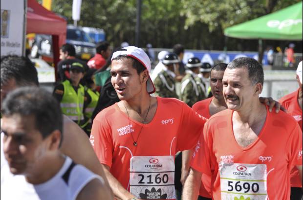 Esteban Jaramillo y Sebasti&#225;n Salazar - M&#225;s de 10 mil competidores se dieron cita en esta hist&#243;rica cita deportiva que se corr&#237;a en las modalidades de 5, 10, 21 y 42 kil&#243;metros.