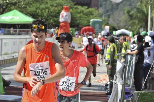 Esteban Jaramillo y Sebasti&#225;n Salazar - M&#225;s de 10 mil competidores se dieron cita en esta hist&#243;rica cita deportiva que se corr&#237;a en las modalidades de 5, 10, 21 y 42 kil&#243;metros.
