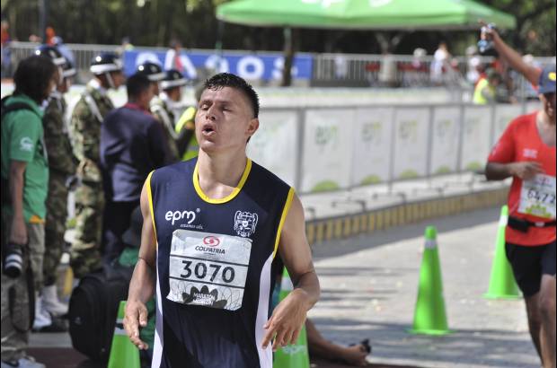 Esteban Jaramillo y Sebasti&#225;n Salazar - M&#225;s de 10 mil competidores se dieron cita en esta hist&#243;rica cita deportiva que se corr&#237;a en las modalidades de 5, 10, 21 y 42 kil&#243;metros.