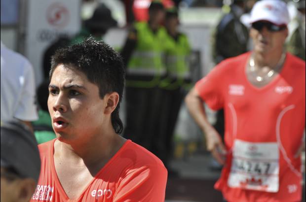 Esteban Jaramillo y Sebasti&#225;n Salazar - M&#225;s de 10 mil competidores se dieron cita en esta hist&#243;rica cita deportiva que se corr&#237;a en las modalidades de 5, 10, 21 y 42 kil&#243;metros.