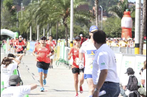 Esteban Jaramillo y Sebasti&#225;n Salazar - M&#225;s de 10 mil competidores se dieron cita en esta hist&#243;rica cita deportiva que se corr&#237;a en las modalidades de 5, 10, 21 y 42 kil&#243;metros.