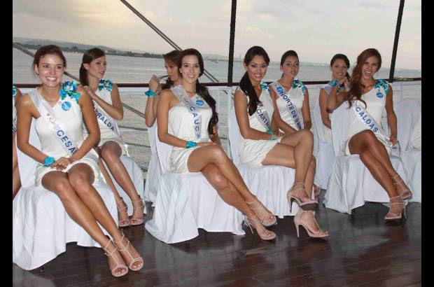 Colprensa - Las Señorita Caldas Daniela Castellanos Marín, Señorita Norte de Santander Dayana Delgado y Cartagena Karen Margarita Visbal estuvieron muy elegantes en el Puerto de Cartagena.