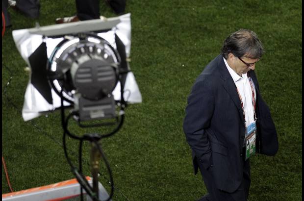AP - El seleccionador de Paraguay, Gerardo Martino, afirm&#243; con iron&#237;a al acabar la rueda de prensa que ofreci&#243; tras la derrota de su equipo ante Espa&#241;a, que daba las gracias de antemano por las disculpas que este domingo la Fifa les pedir&#225; por el arbitraje de este s&#225;bado.