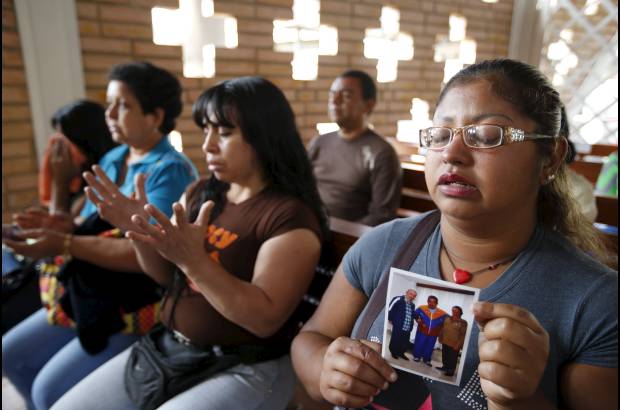 Reuters - Con oraciones agradecieron la labor de Chávez en Venezuela.
