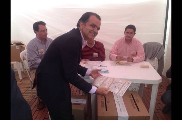 Agencias - Oscar Iv&#225;n Zuluaga, candidato a la Presidencia de la Rep&#250;blica, vot&#243; en las elecciones parlamentarias 2014.