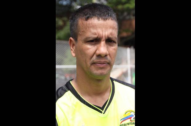 Manuel Saldarriaga - El combinado patrio escogió el territorio antioqueño para iniciar la última semana de preparación de la Copa Mundo Jaime Arroyave de fútbol de salón. Nombre: Édgar Gualdrón. Posición: arquero.Edad: 39 años, Santander. Ha jugado el Mundial.